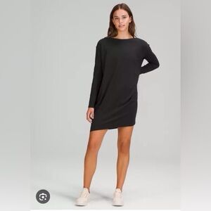 Lululemon Back in Action dress